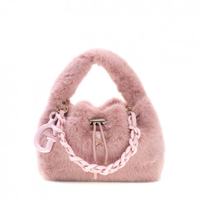 Детска пухкава чанта Guess за момиче с лого и верига